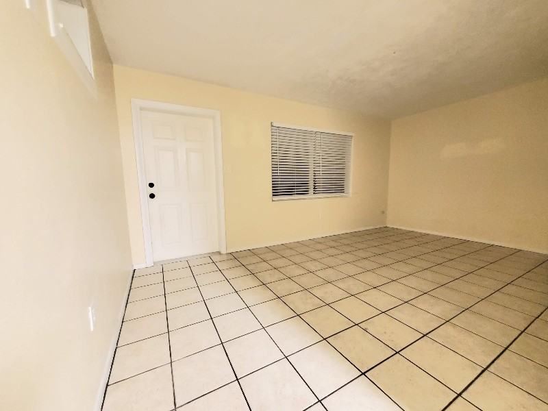 820 Pineland Ave - Photo 7 of 12