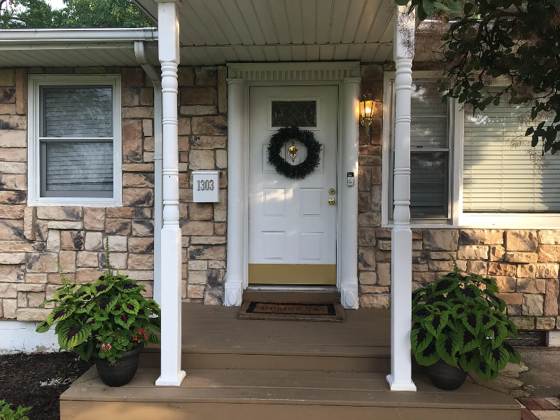 1303 Mills Dr - Photo 2 of 15