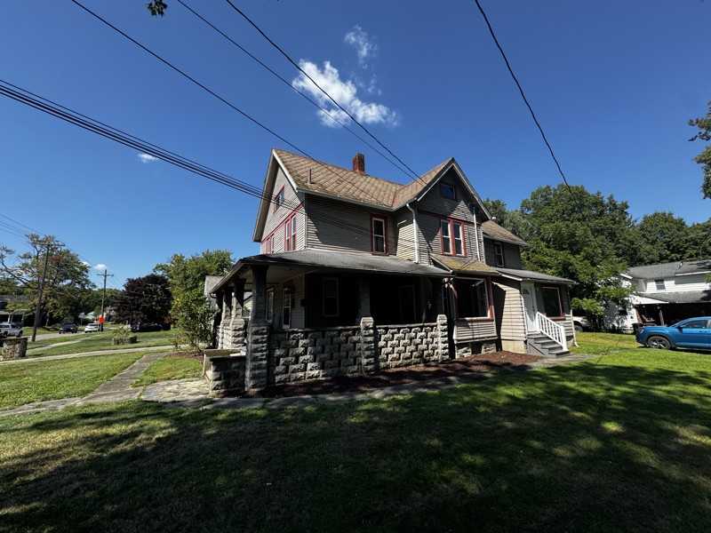 650 W 3rd St #1-2-3 - Photo 2 of 17