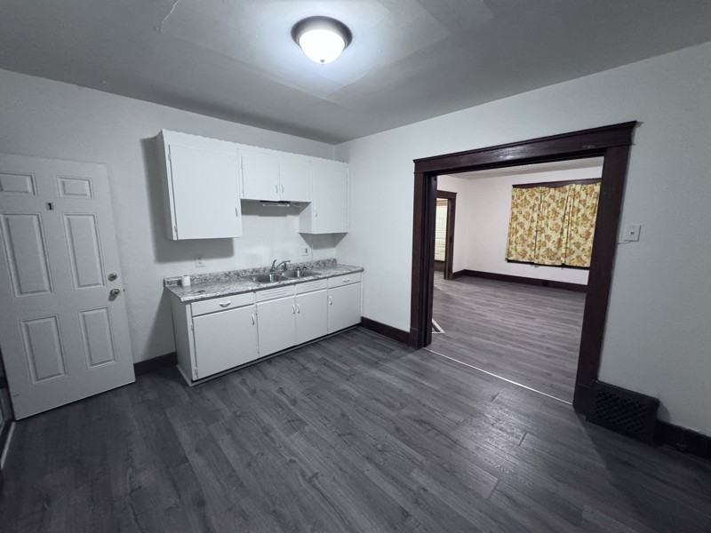 650 W 3rd St #1-2-3 - Photo 4 of 17