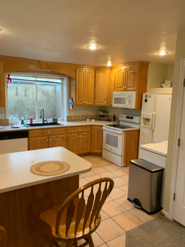 1642 E Fort Union Blvd - Photo 3 of 12