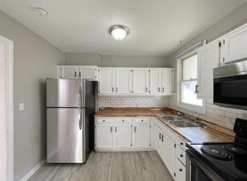 2722 Shelby St - Photo 3 of 3