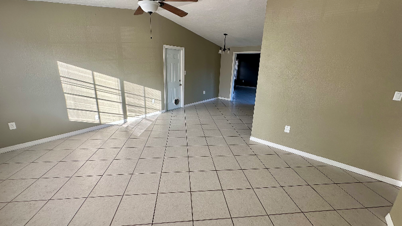 1218 Sultana St - Photo 4 of 11