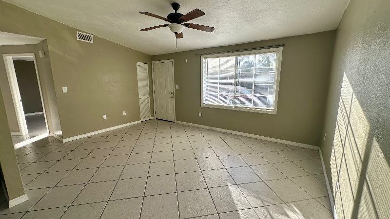 1218 Sultana St - Photo 5 of 11