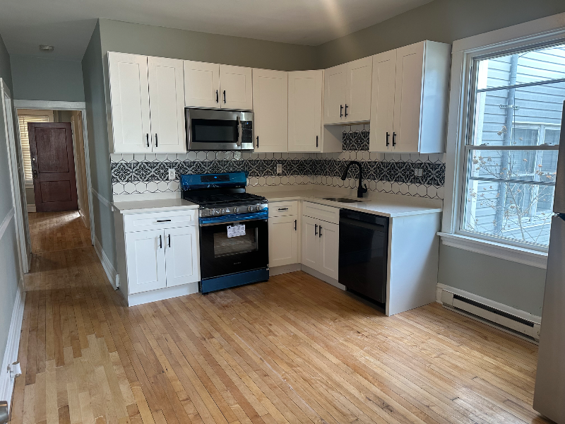 9035 S Greenwood Ave #1R - Photo 3 of 5