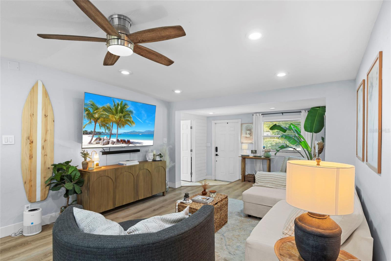 7095 111th St - Photo 4 of 20