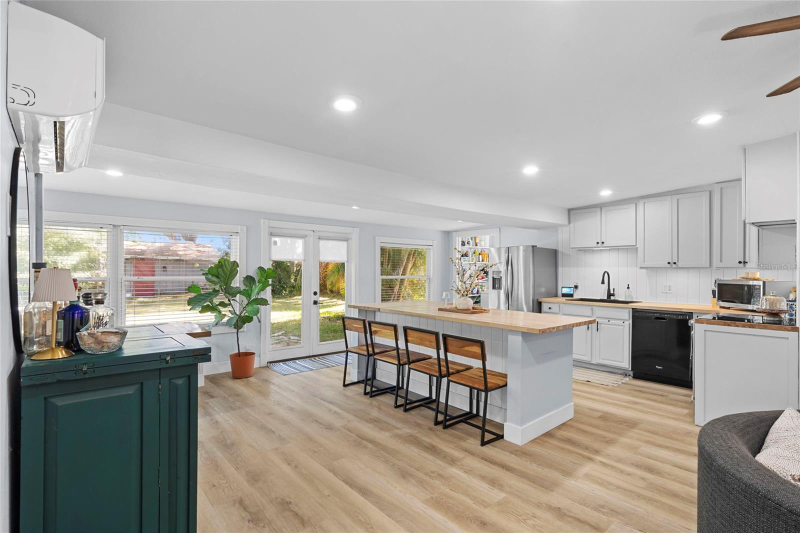 7095 111th St - Photo 5 of 20