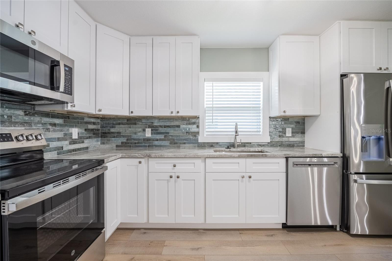 3531 73rd St N - Photo 4 of 20