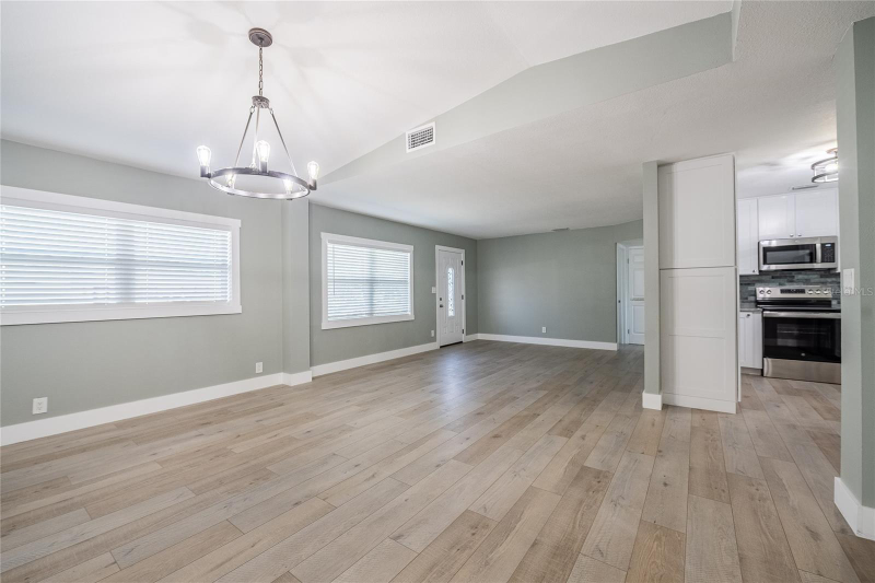 3531 73rd St N - Photo 5 of 20