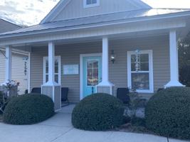 featured image of 842 Kiawah Ln