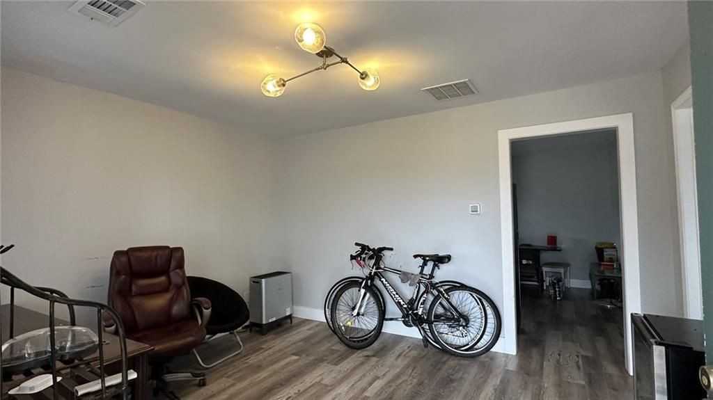 7040 Alan Thomas Rd - Photo 2 of 7