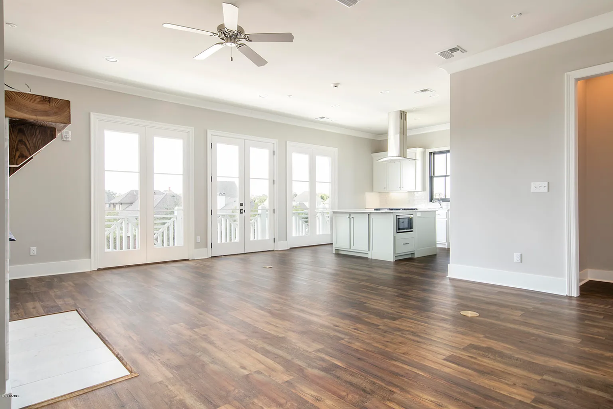 1007 Camellia Blvd - Photo 3 of 3