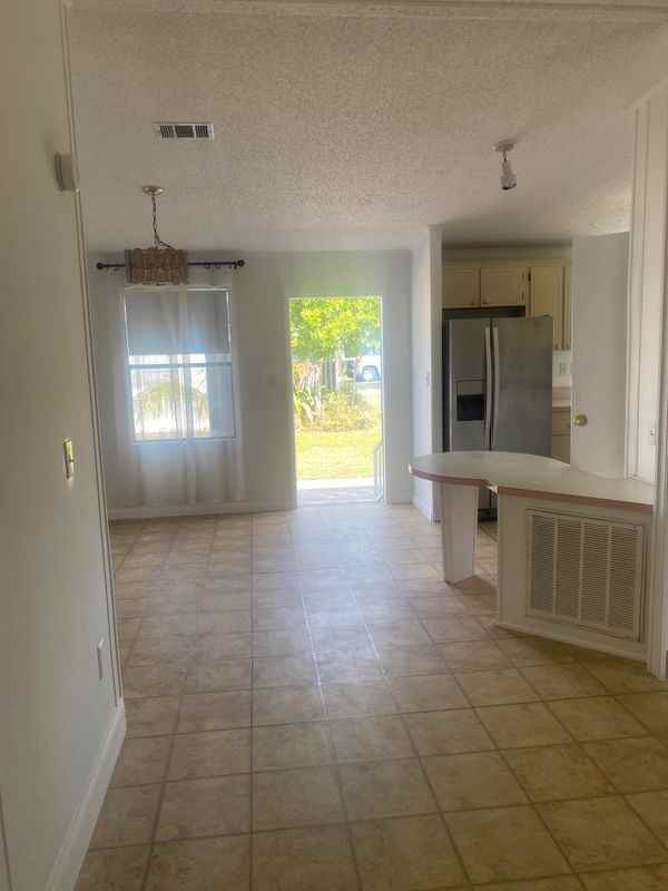 8933 Pine St - Photo 3 of 16