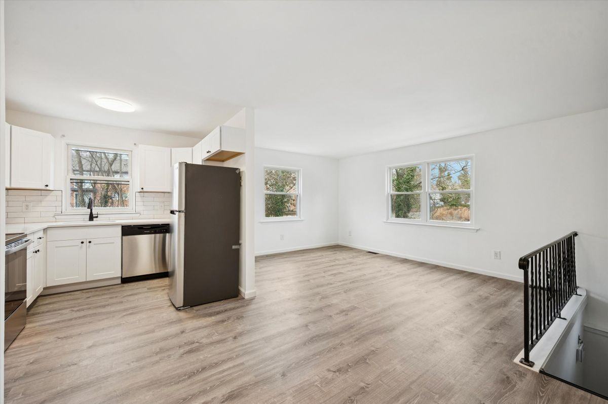 50 Silver Lake Ter - Photo 3 of 14