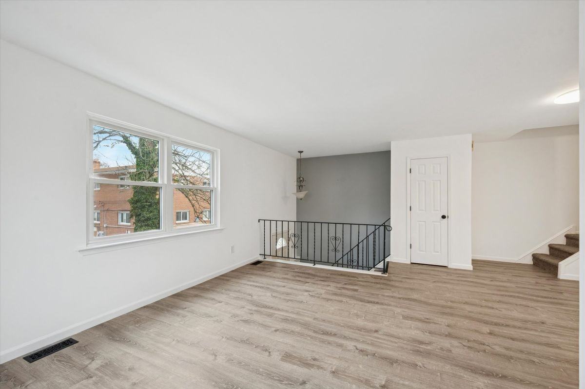 50 Silver Lake Ter - Photo 6 of 14