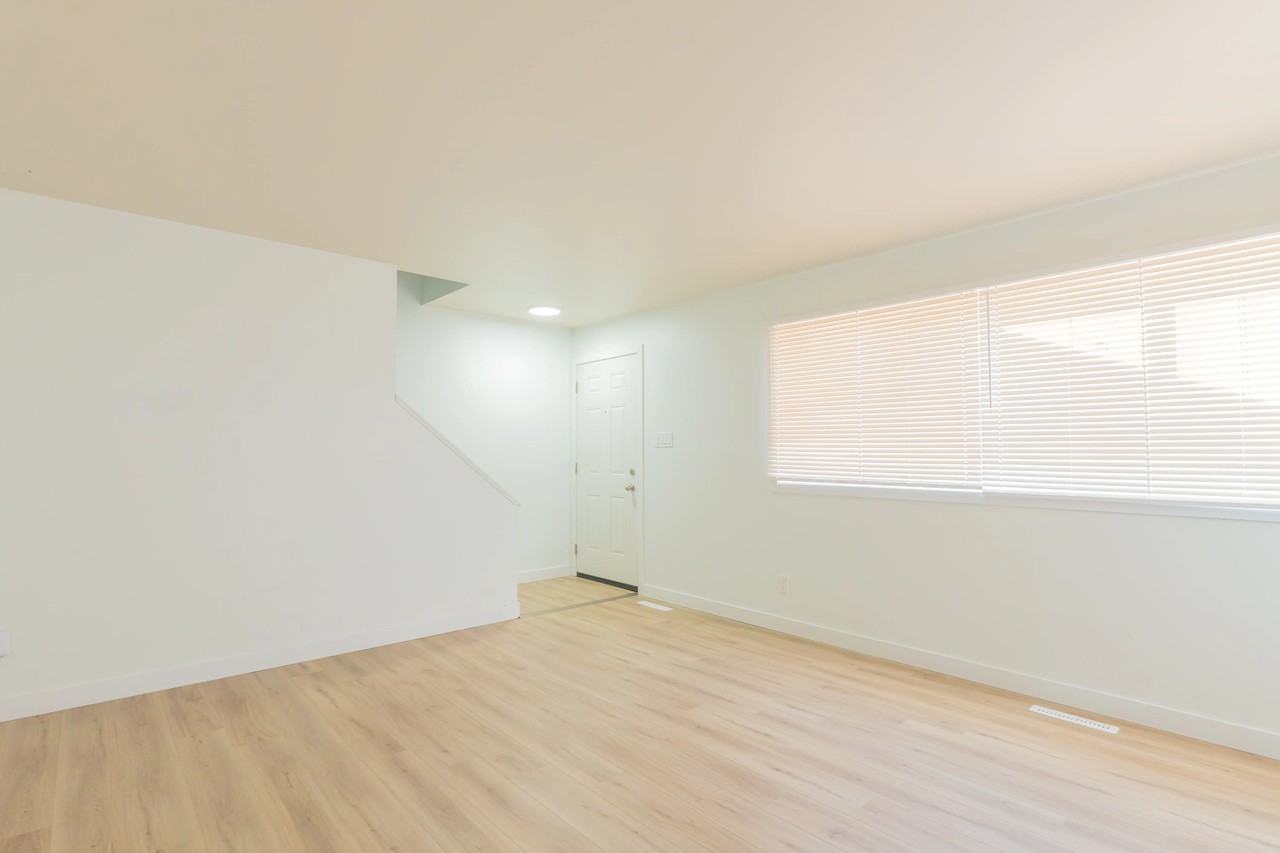 Delton Townhomes - Photo 4 of 50