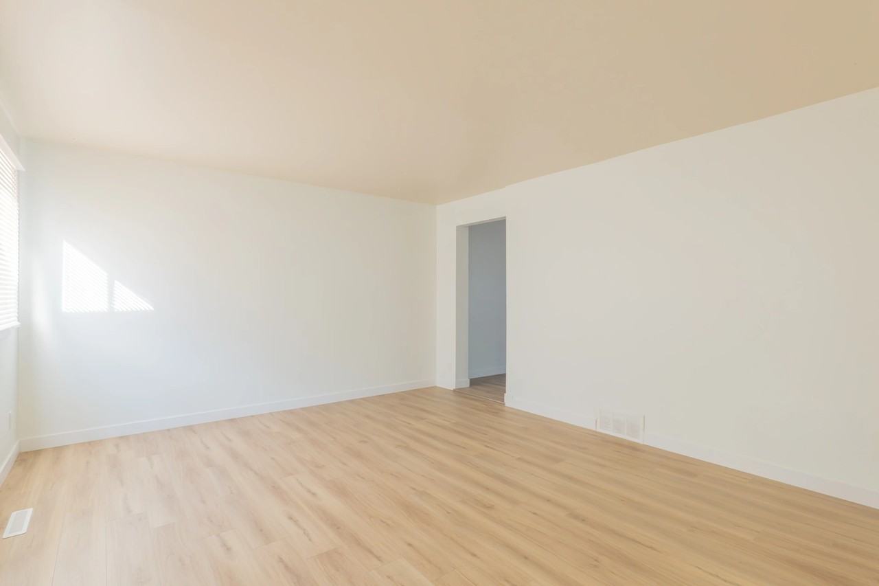 Delton Townhomes - Photo 6 of 50