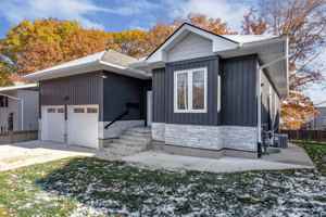 featured image of 303 Anne St N