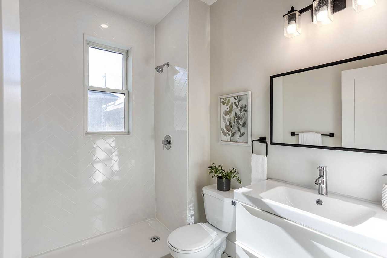 303 Anne St N, Barrie, ON L4N 5M7, Canada - Photo 7 of 13