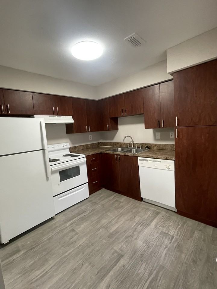 880 Spring Circle #208 - Photo 2 of 15