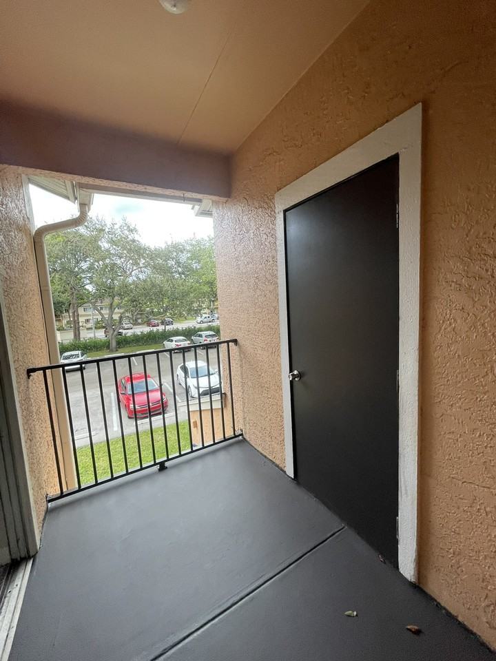 880 Spring Circle #208 - Photo 7 of 15