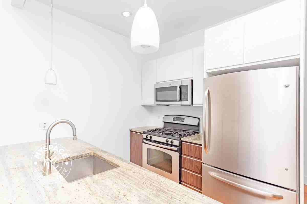 836 Bergen St #302 - Photo 2 of 24