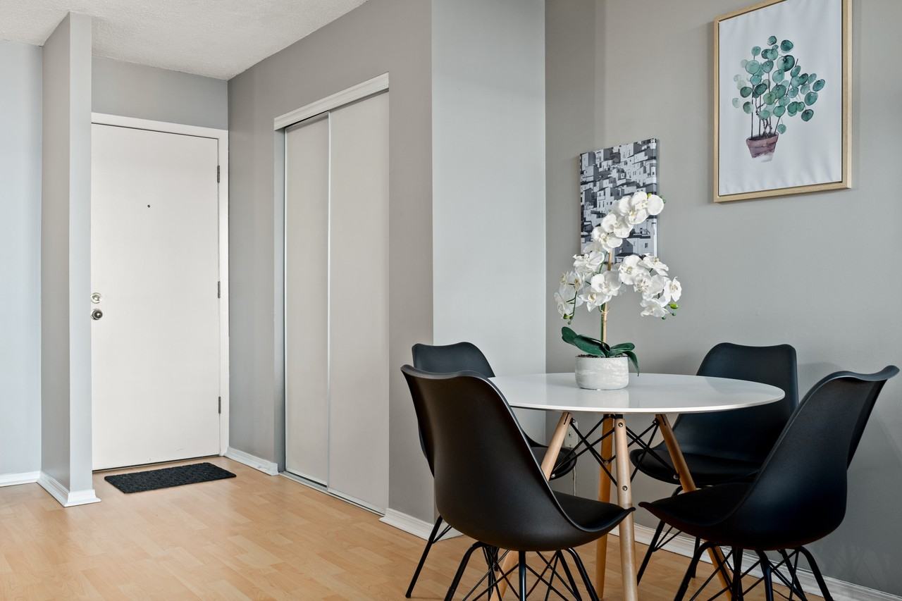 715 15 Ave Sw - Photo 2 of 19