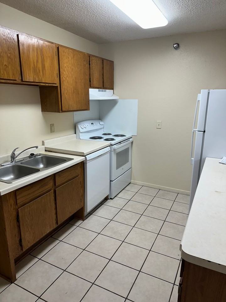 210 5th Ave Ne #104 - Photo 2 of 8