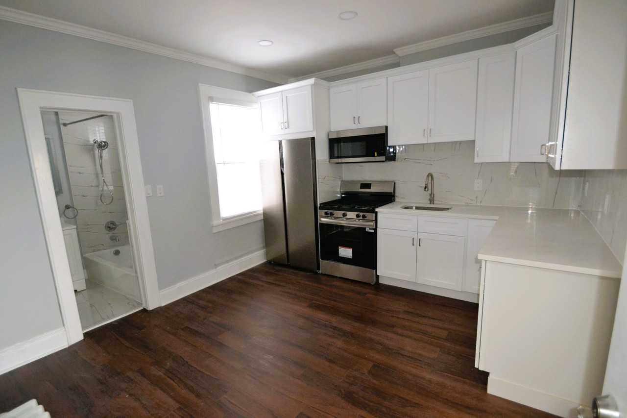 56 Hobart Place #8 - Photo 3 of 9