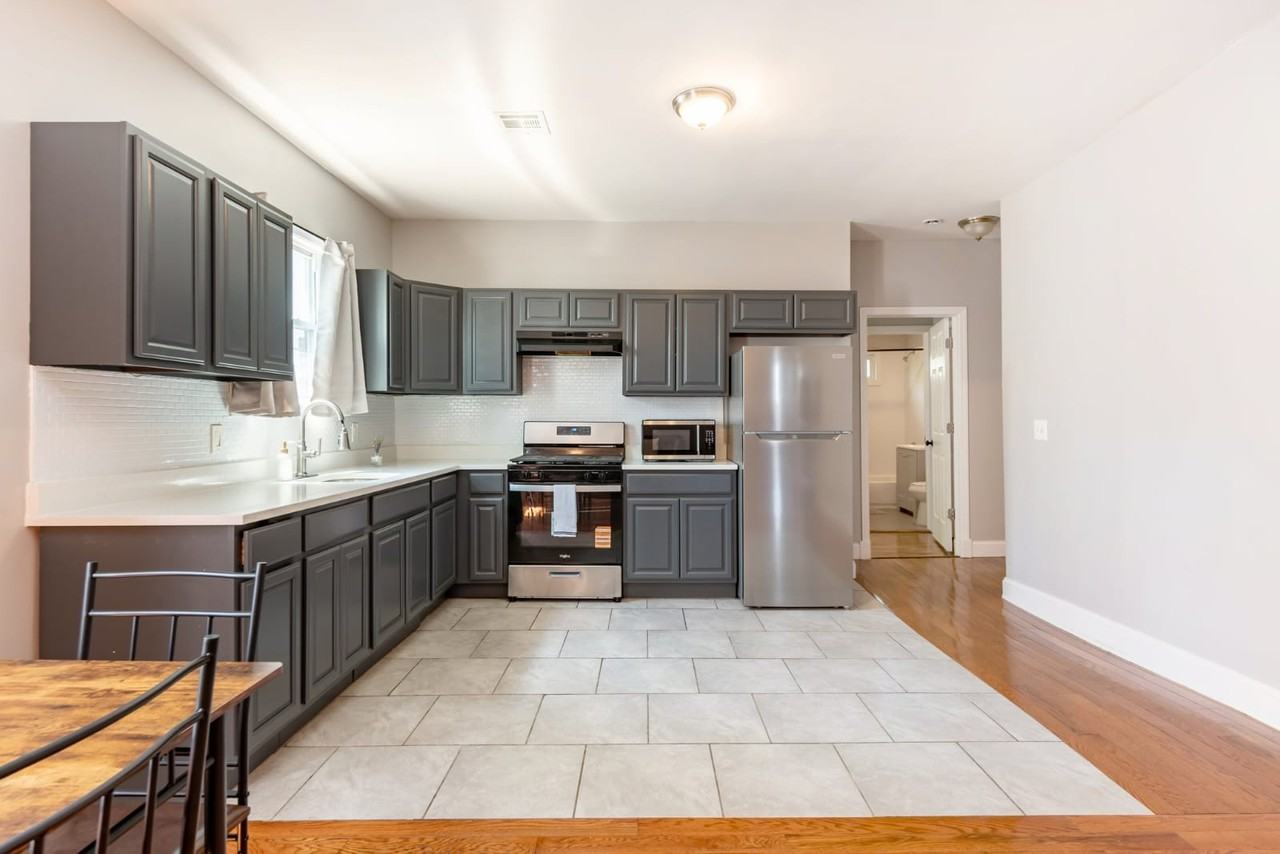 407 South 14th Street ##1L - Photo 2 of 16