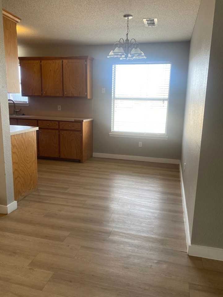 5929 9th Dr - Photo 4 of 12