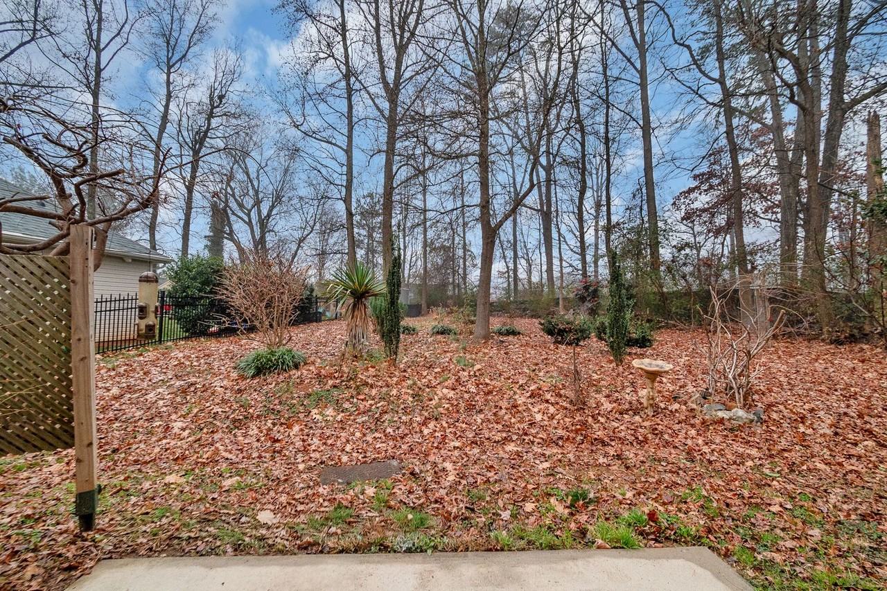 5629 Thompson Rd - Photo 3 of 43