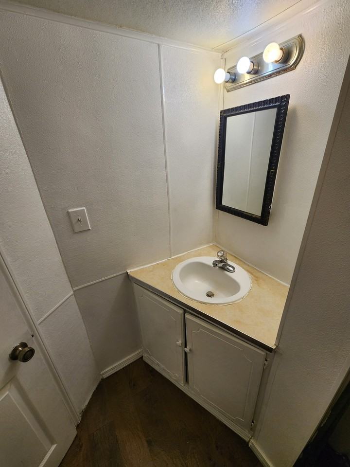 821 N Highland St #1 - Photo 6 of 10