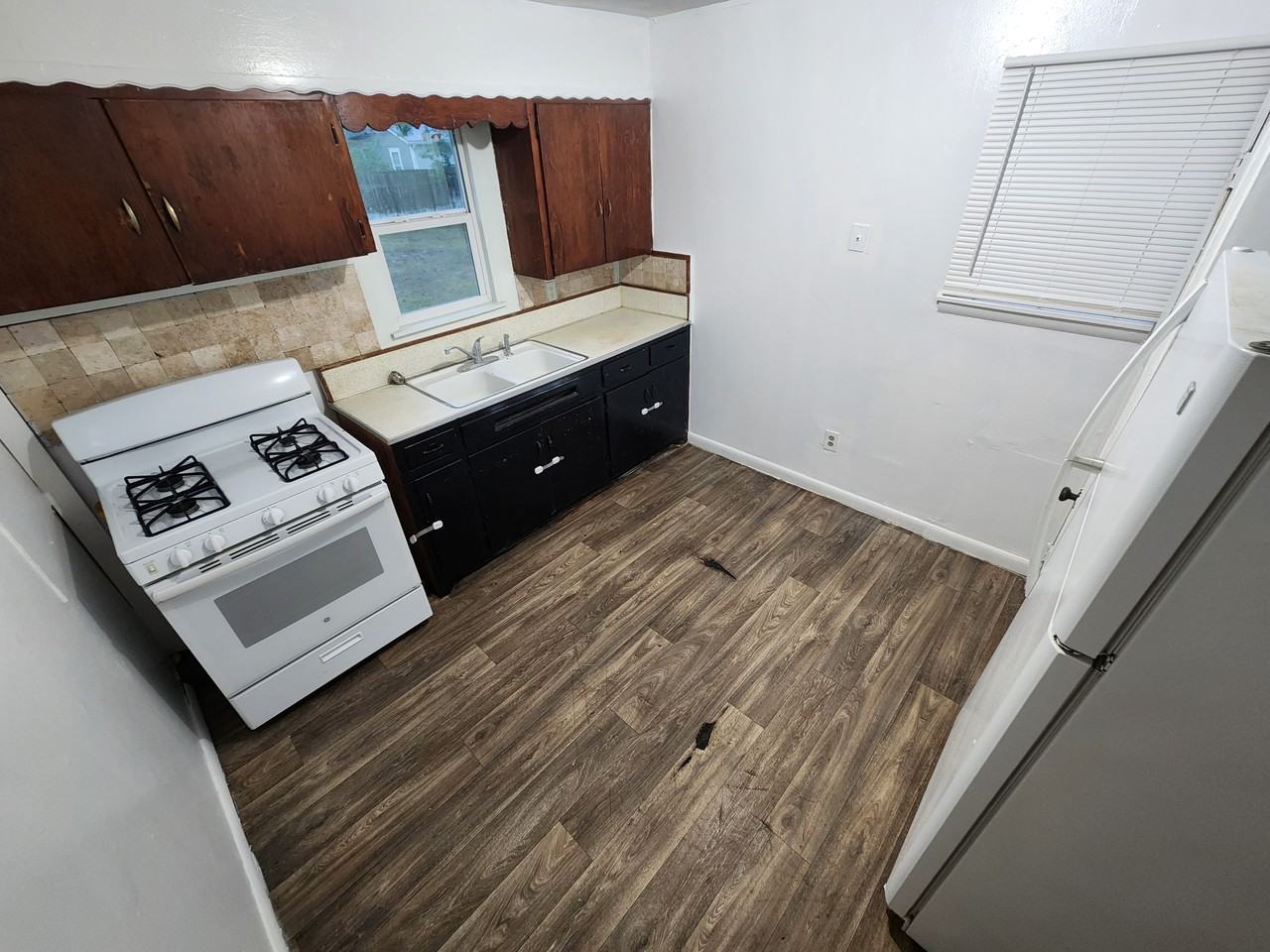 821 N Highland St #1 - Photo 7 of 10