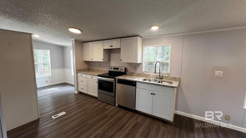 16145 Pleasantview Ct #1 - Photo 2 of 10