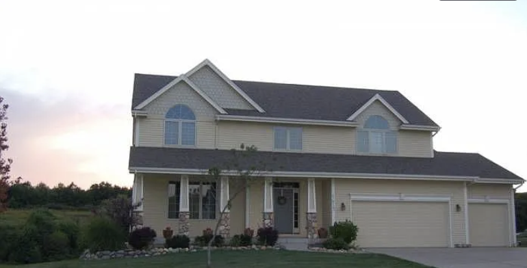 1613 S 50th Pl #NA - Photo 2 of 5