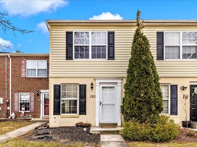 584 Cotswold Ct #NA - Photo 2 of 20