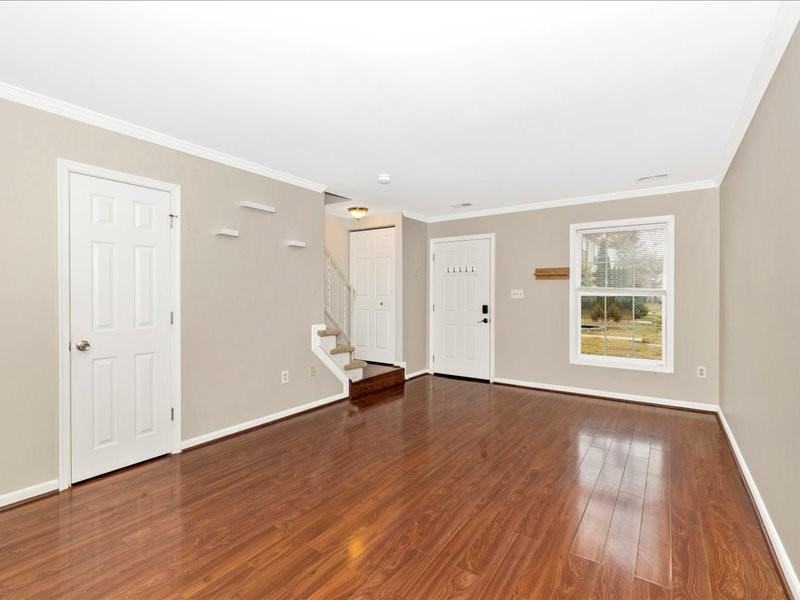 584 Cotswold Ct #NA - Photo 3 of 20