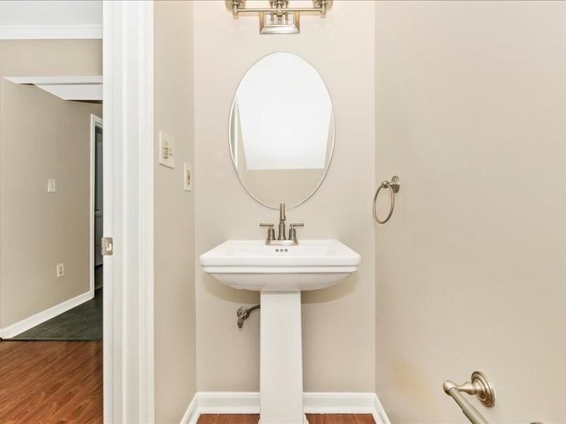 584 Cotswold Ct #NA - Photo 5 of 20