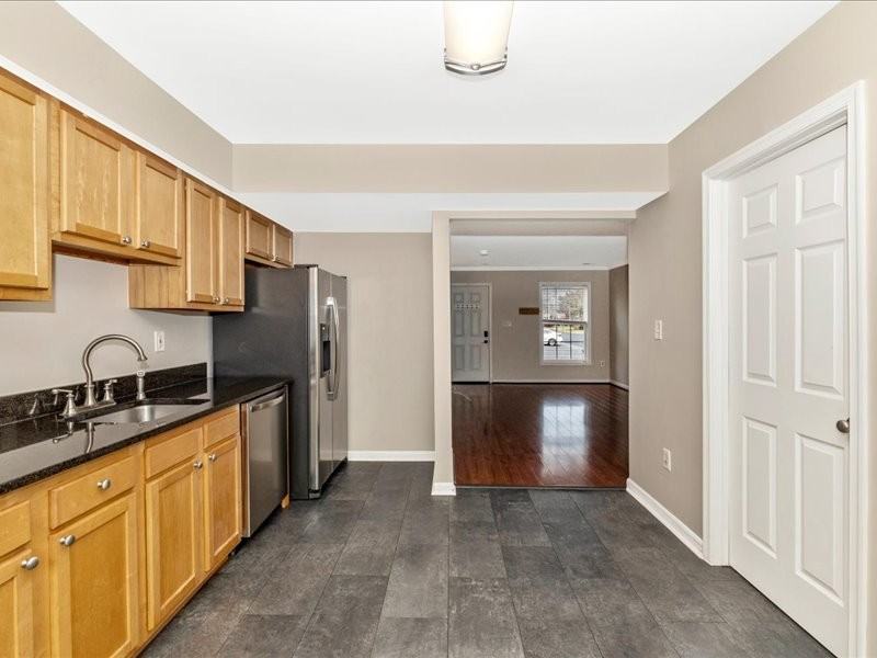 584 Cotswold Ct #NA - Photo 6 of 20