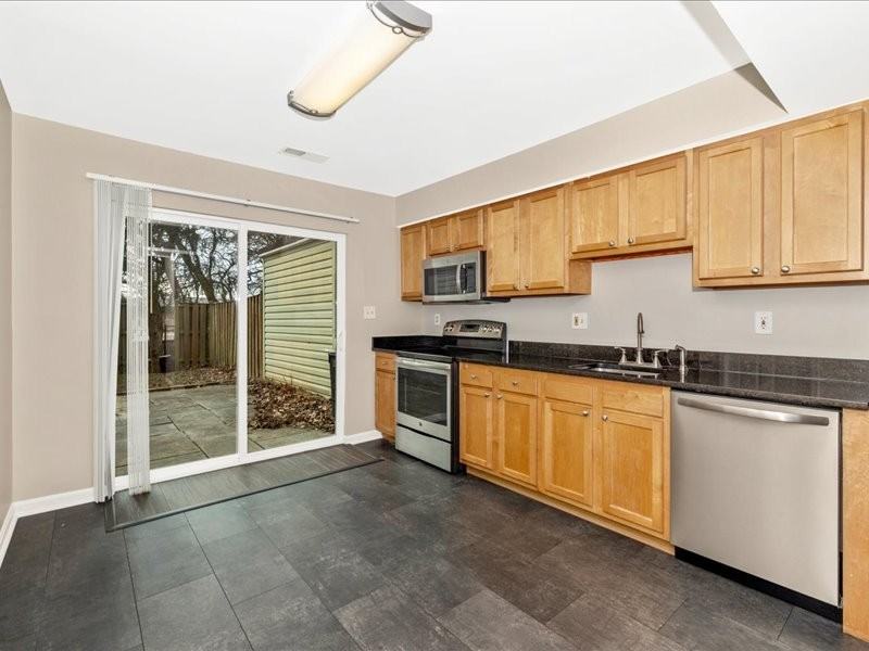 584 Cotswold Ct #NA - Photo 7 of 20