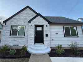 featured image of 1019 E Waco Ave #NA