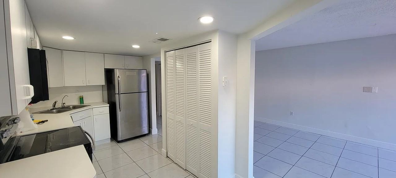 14211 Sw 62nd St #14211 - Photo 7 of 12