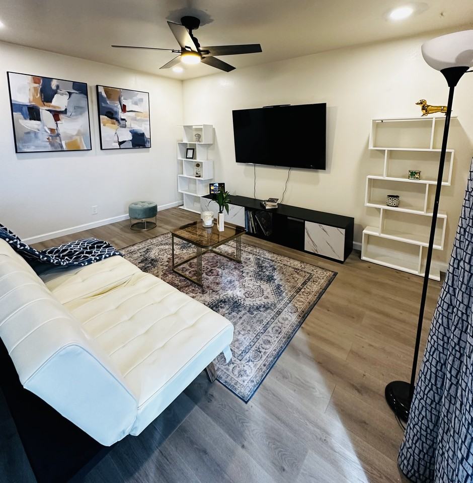 602 Lakeview Cir Se #H - Photo 3 of 16