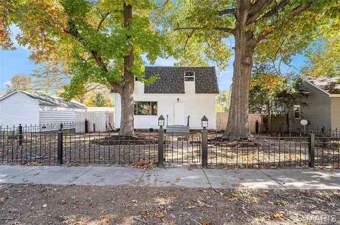 2109 S 3rd St #NA - Photo 2 of 25