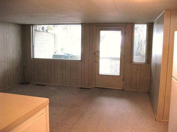 718 S Elizabeth St #B - Photo 2 of 5