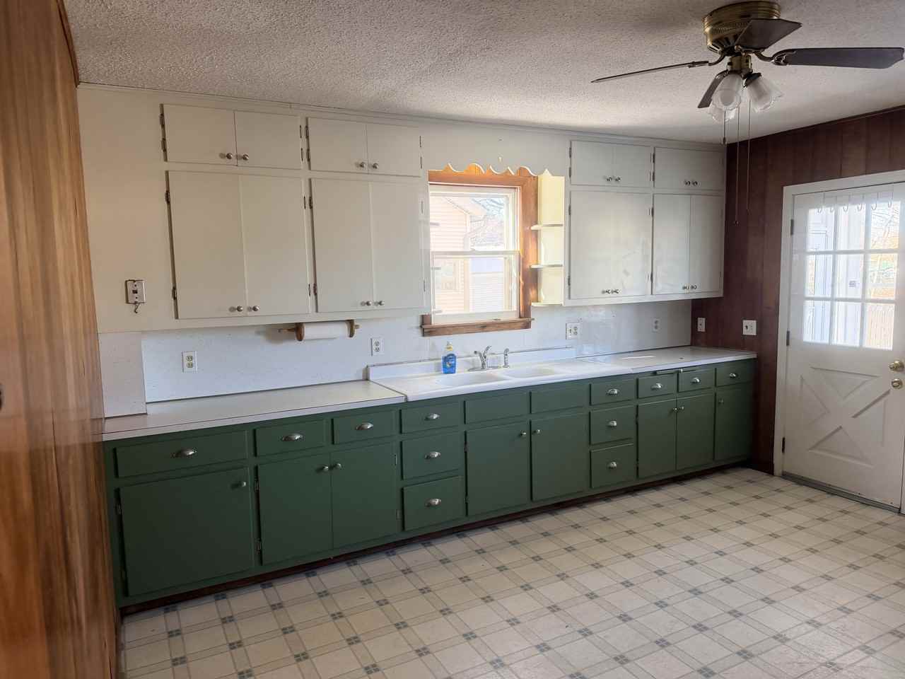 55 Walnut St #55 - Photo 4 of 20