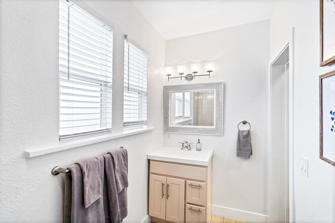 4411 Logan St #1 - Photo 5 of 13