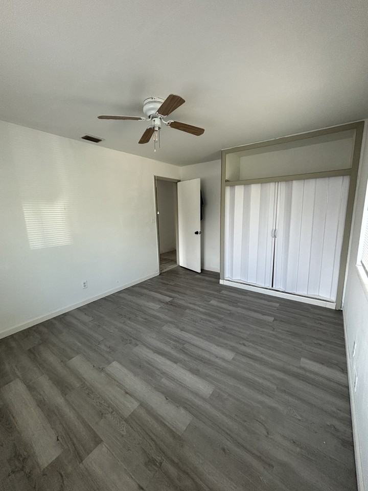 6420 Oak St #NA - Photo 2 of 14