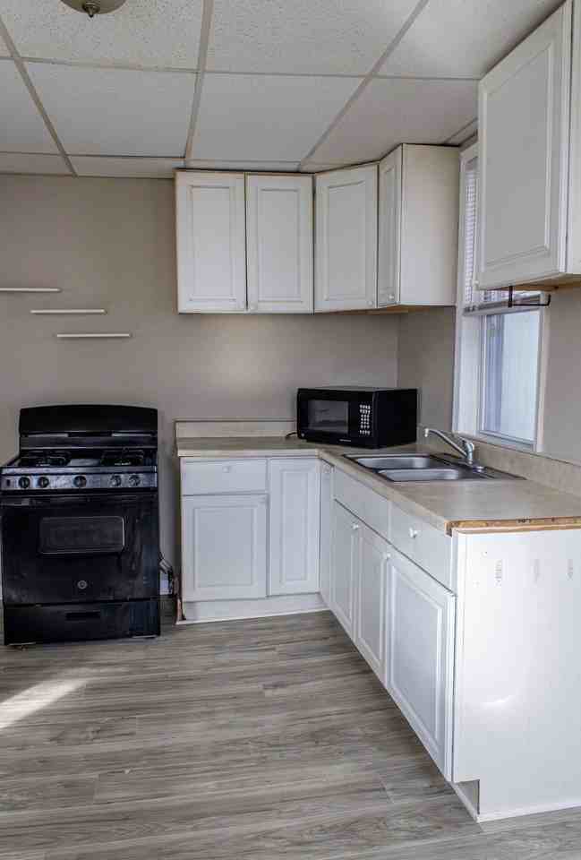 205 N Queen St #1 - Photo 4 of 9